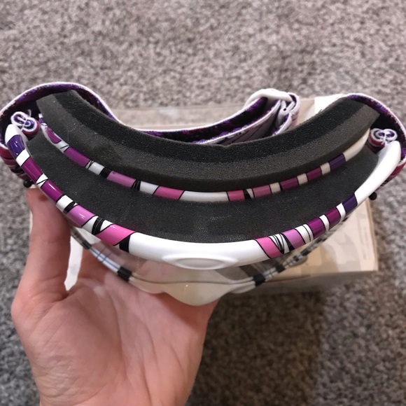 Oakley O-Frame MX Violet Rocker w/ Clear Goggles - Picture 8 of 16